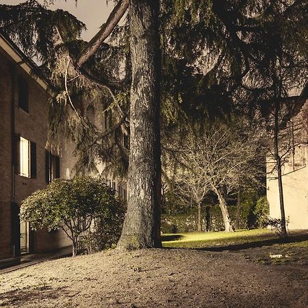 La Secchia Rapita Bed & Breakfast โบโลญญา ภายนอก รูปภาพ